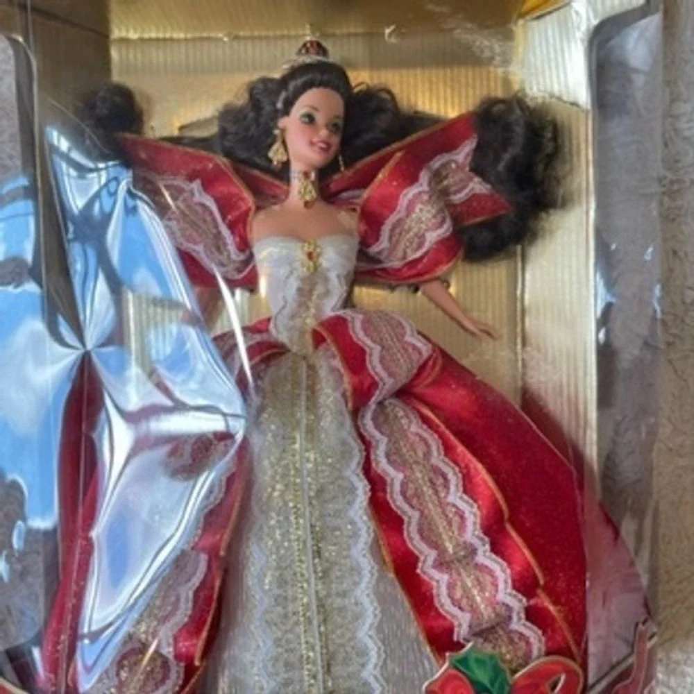 1996 Happy Holidays Barbie Special Edition Red Gown Brunette Mattel 15646 NIB